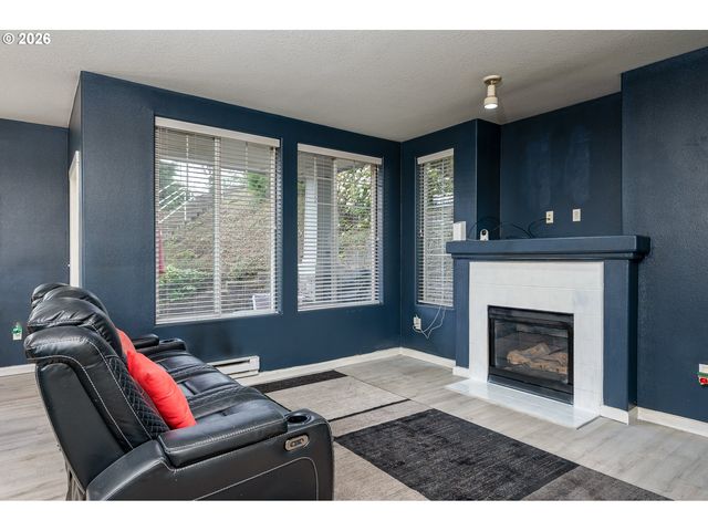 14925 Sw SANDHILL Loop 102, Beaverton, OR 97007