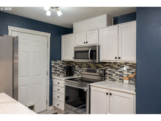 14925 Sw SANDHILL Loop 102, Beaverton, OR 97007
