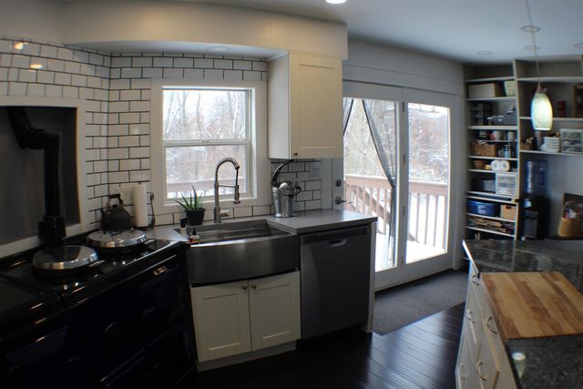 2212 Aurora Drive, Jackson, MI 49203