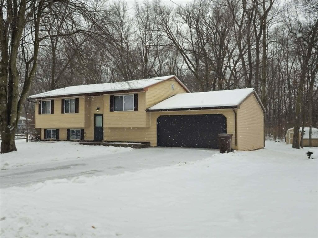 2212 Aurora Drive, Jackson, MI 49203