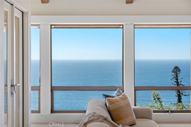 48 N Vista De Catalina, Laguna Beach, CA 92651