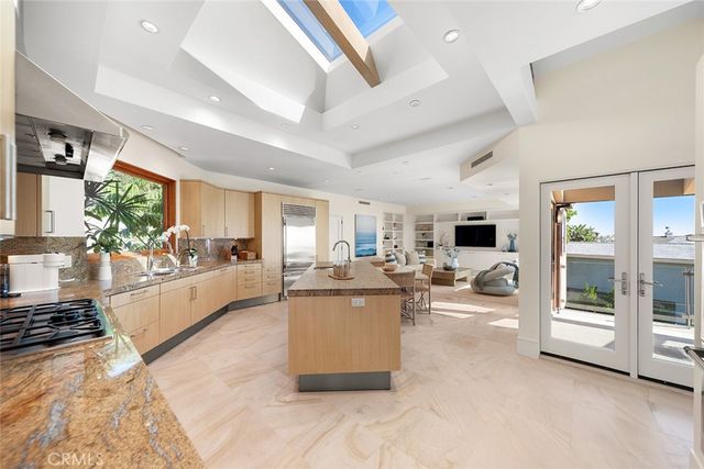 48 N Vista De Catalina, Laguna Beach, CA 92651