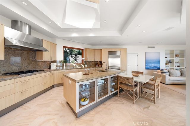48 N Vista De Catalina, Laguna Beach, CA 92651