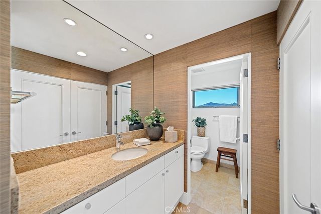 48 N Vista De Catalina, Laguna Beach, CA 92651