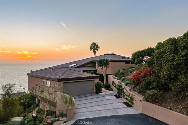 48 N Vista De Catalina, Laguna Beach, CA 92651