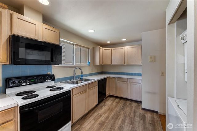 917 28th Avenue S, Seattle, WA 98144