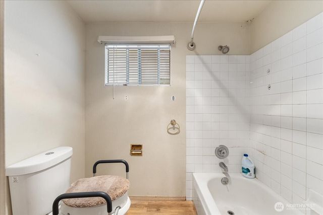 917 28th Avenue S, Seattle, WA 98144