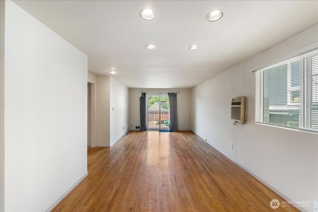 917 28th Avenue S, Seattle, WA 98144