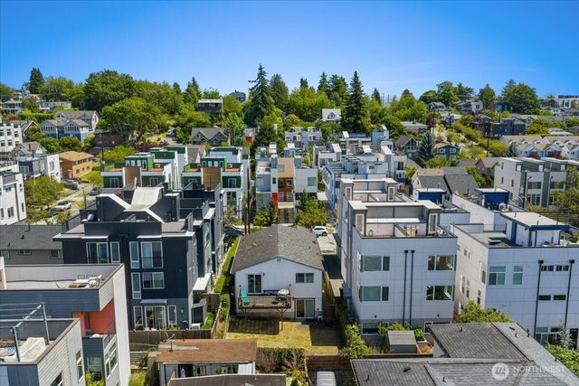 917 28th Avenue S, Seattle, WA 98144