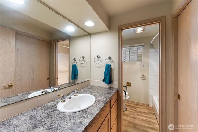 917 28th Avenue S, Seattle, WA 98144