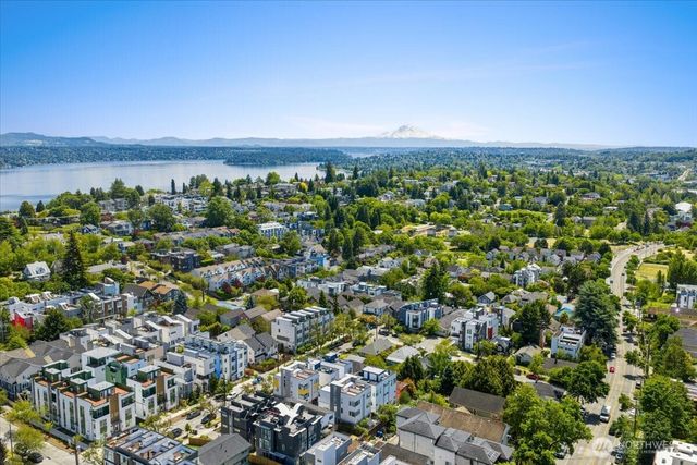 917 28th Avenue S, Seattle, WA 98144