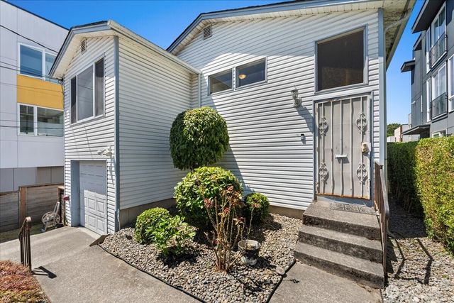 917 28th Avenue S, Seattle, WA 98144