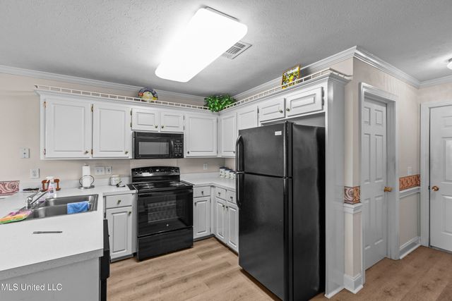 85 Susan Cove, Byram, MS 39272