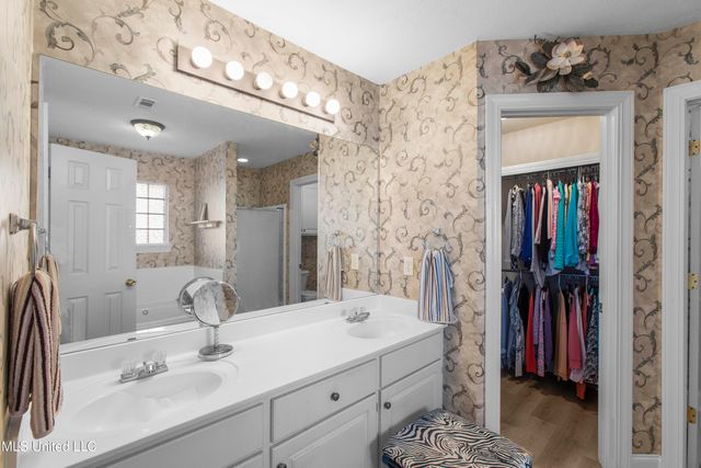 85 Susan Cove, Byram, MS 39272