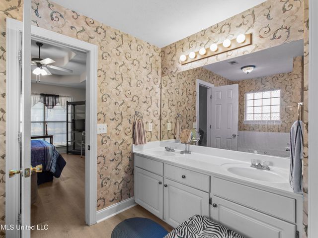 85 Susan Cove, Byram, MS 39272