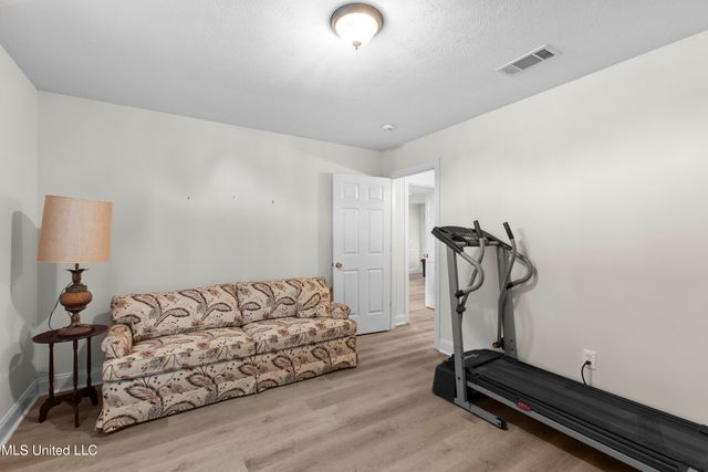 85 Susan Cove, Byram, MS 39272