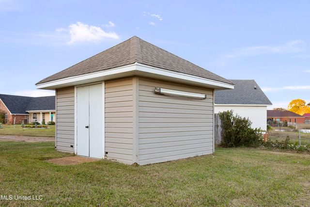 85 Susan Cove, Byram, MS 39272