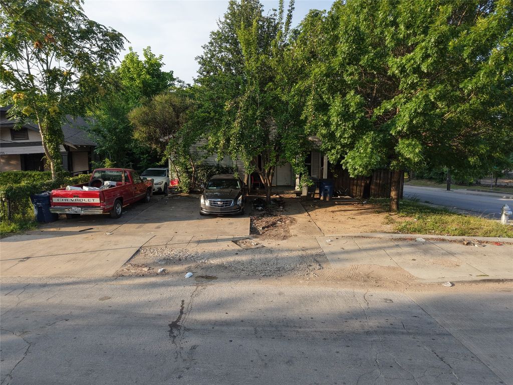 802 E 12th Street, Dallas, TX 75203