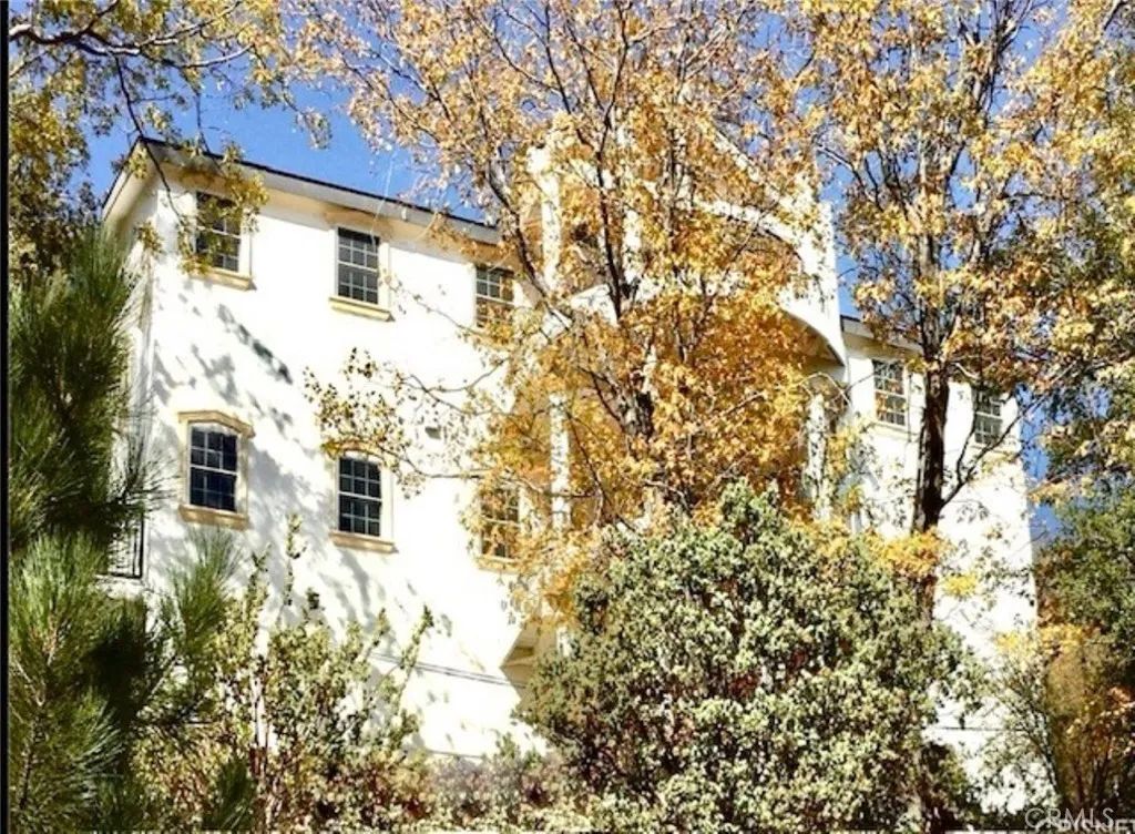 28620 Manitoba, Lake Arrowhead, CA 92352