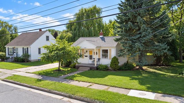 217 S LEE STREET, Appleton, WI 54915