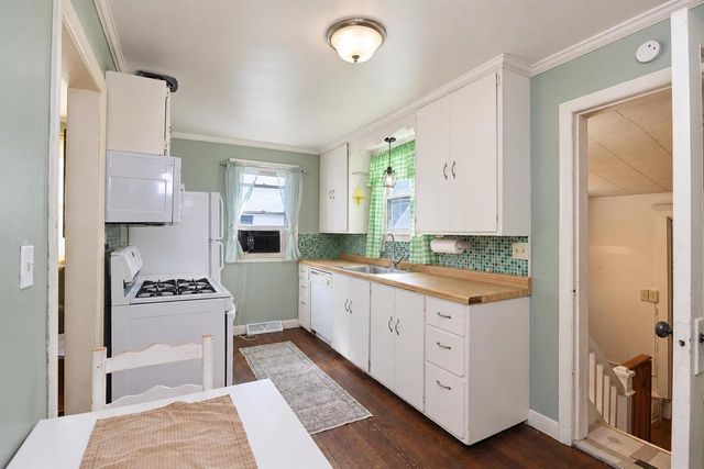 217 S LEE STREET, Appleton, WI 54915