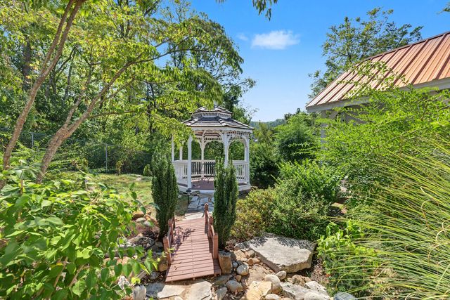 6125 Stillmeadow Dr, Nashville, TN 37211