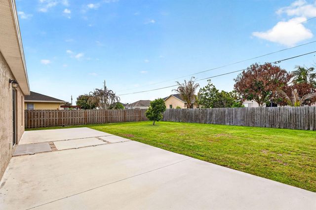 1932 SW Lennox Street, Port St. Lucie, FL 34953