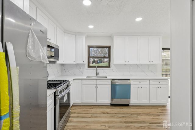 21 Wellington Court, Sayreville, NJ 08872