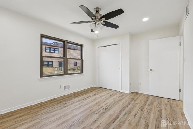 21 Wellington Court, Sayreville, NJ 08872