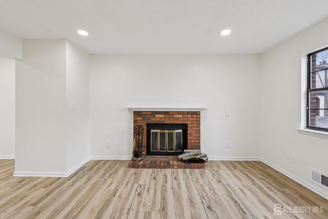 21 Wellington Court, Sayreville, NJ 08872