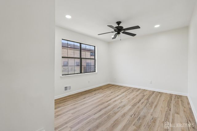 21 Wellington Court, Sayreville, NJ 08872