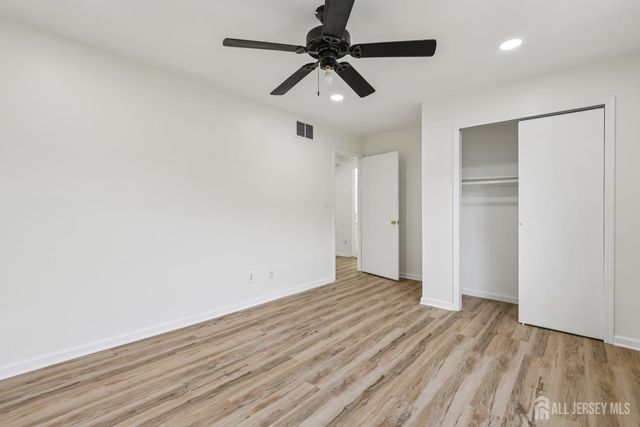 21 Wellington Court, Sayreville, NJ 08872