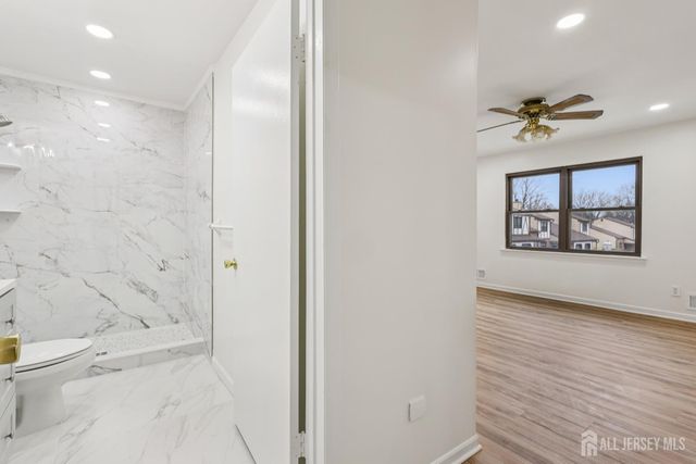 21 Wellington Court, Sayreville, NJ 08872