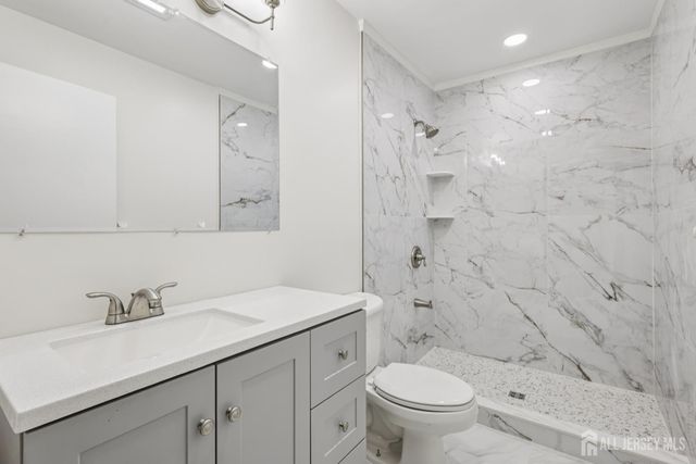 21 Wellington Court, Sayreville, NJ 08872