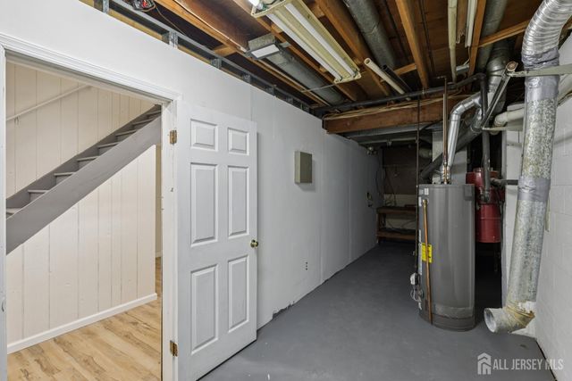 21 Wellington Court, Sayreville, NJ 08872