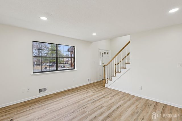 21 Wellington Court, Sayreville, NJ 08872