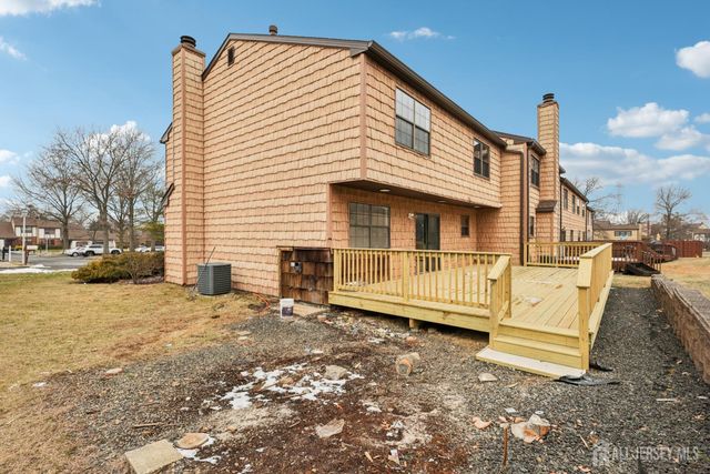 21 Wellington Court, Sayreville, NJ 08872