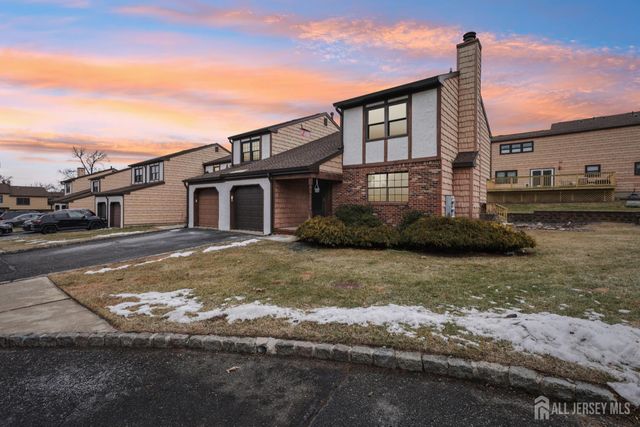 21 Wellington Court, Sayreville, NJ 08872