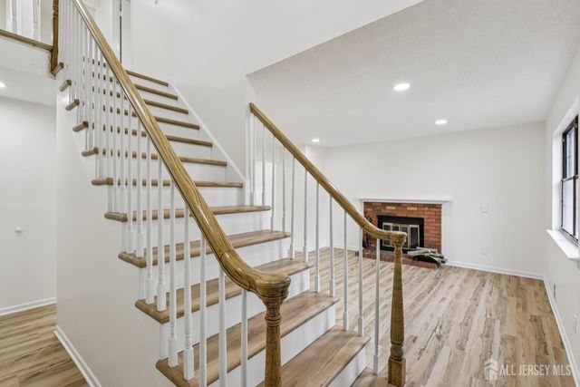 21 Wellington Court, Sayreville, NJ 08872