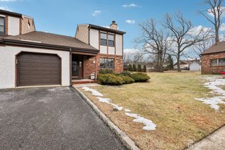 21 Wellington Court, Sayreville, NJ 08872