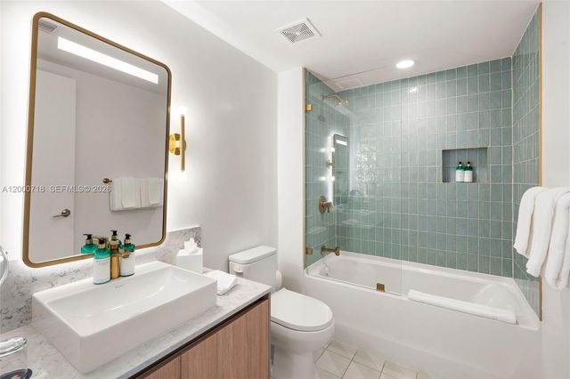 159 NE 6th St 2915, Miami, FL 33132