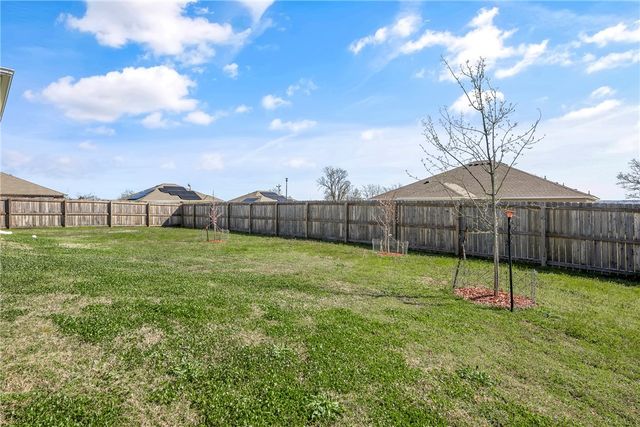 2820 Murphy Street, Pea Ridge, AR 72751