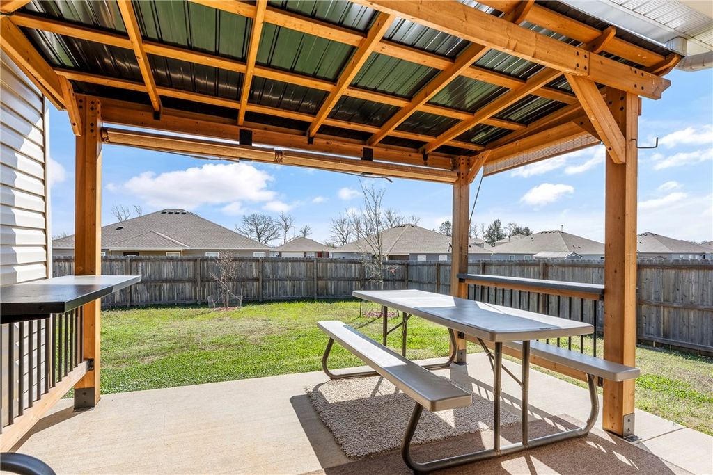 2820 Murphy Street, Pea Ridge, AR 72751