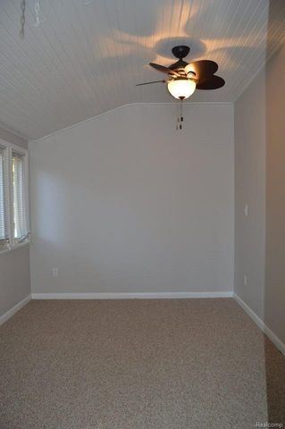 2111 Rochester Road, Royal Oak, MI 48073