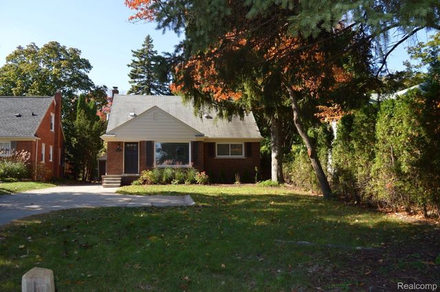 2111 Rochester Road, Royal Oak, MI 48073