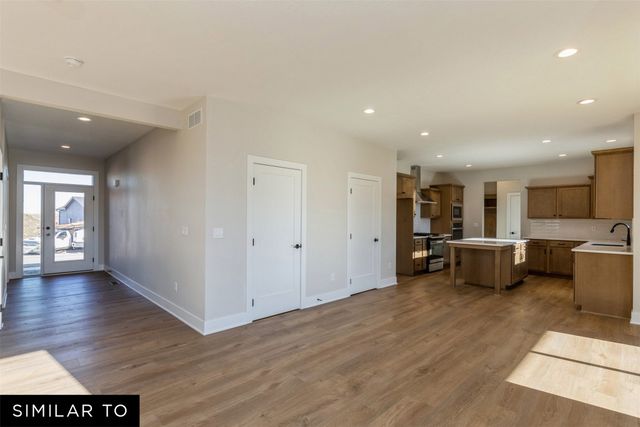 2550 SE Florence Drive, Waukee, IA 50263