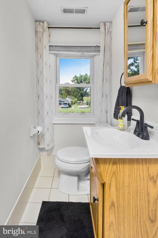 2347 KINKORA RD, Bordentown, NJ 08505