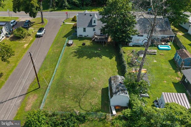2347 KINKORA RD, Bordentown, NJ 08505