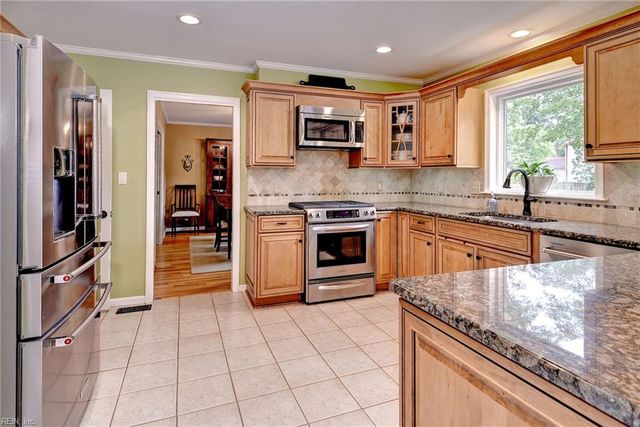 700 Prescott CIR, Newport News, VA 23602