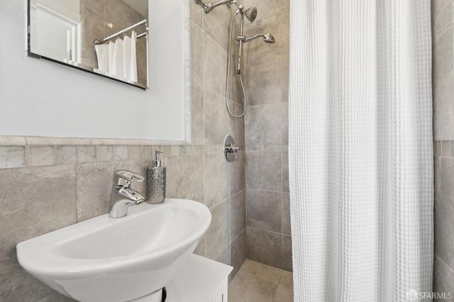 135 Corbett Avenue, San Francisco, CA 94114